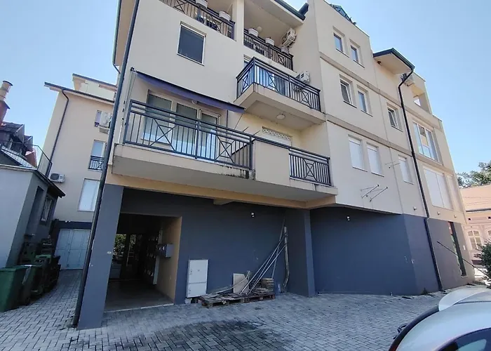 アパート Mirna Obala